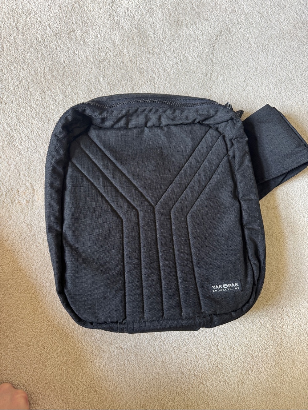 Vintage Yak Pak Brooklyn Vexed Record Bag in Black - Picture 2 of 9